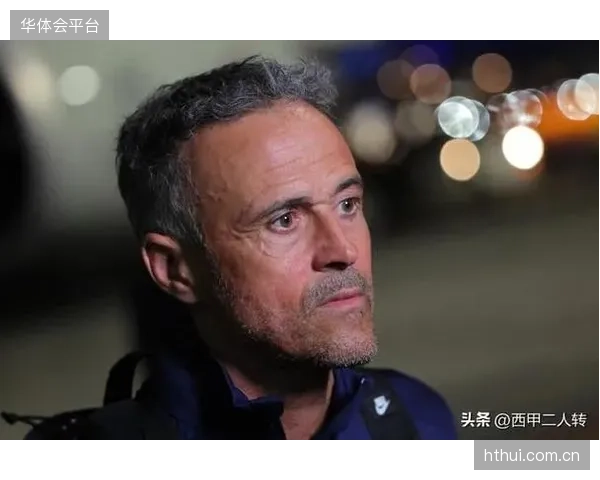 恩里克凭借带队卫冕的成就，即将与巴黎圣日耳曼完成四年续约。